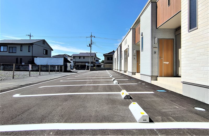 17/17 駐車場