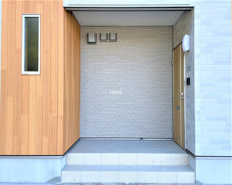 21/22 エントランス