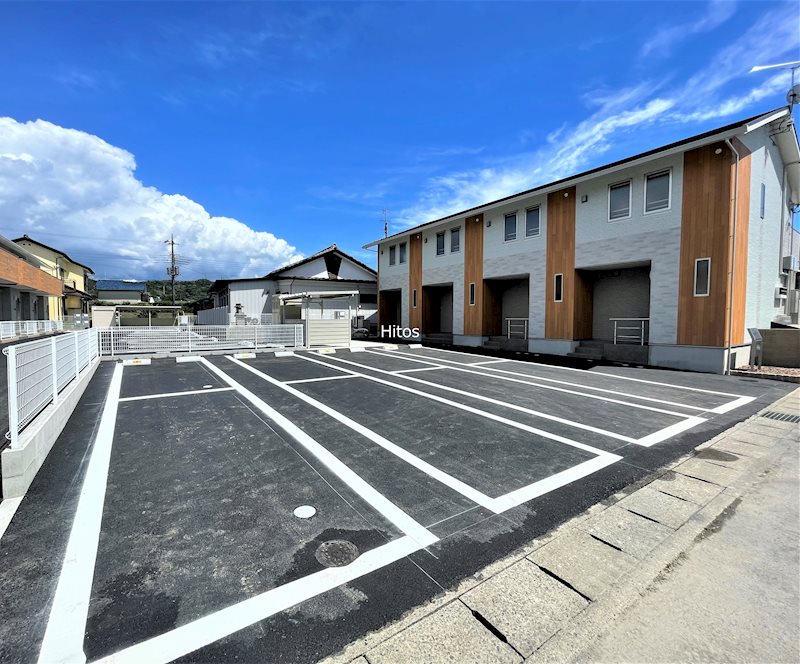 28/28 駐車場