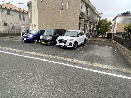15/23 駐車場
