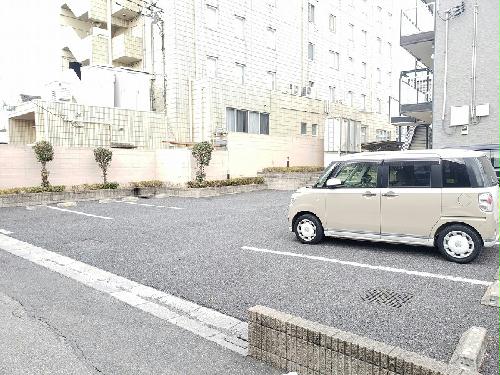 3/3 駐車場