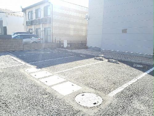 14/14 駐車場
