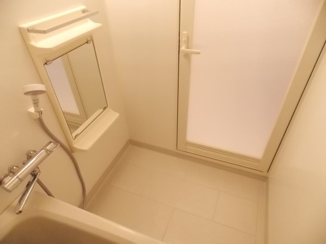 16/30 浴室