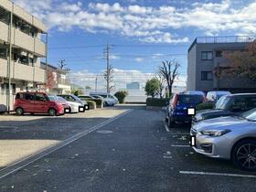 14/14 駐車場