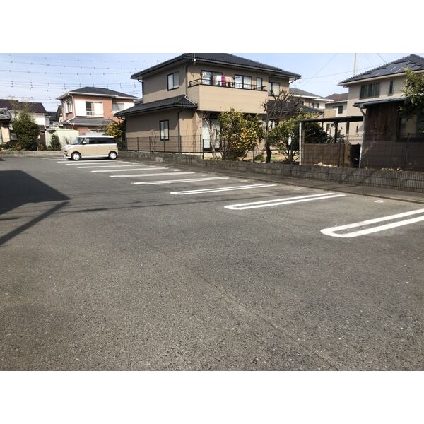 13/23 駐車場