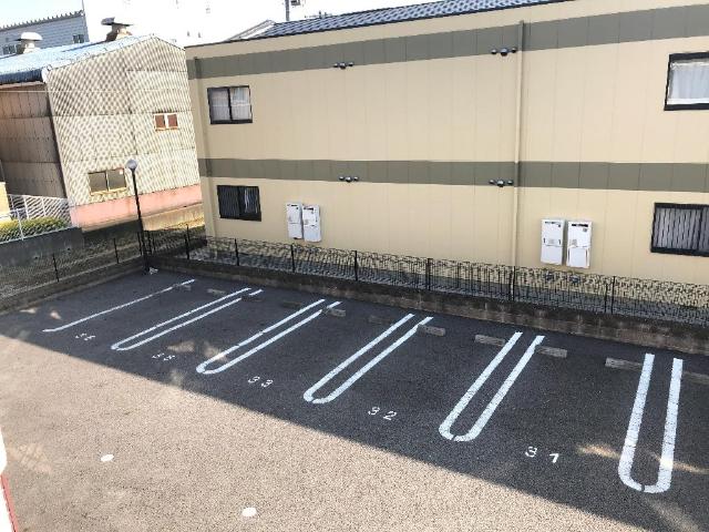 22/30 駐車場