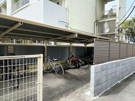 16/16 駐車場