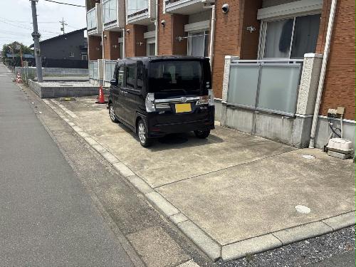 14/14 駐車場