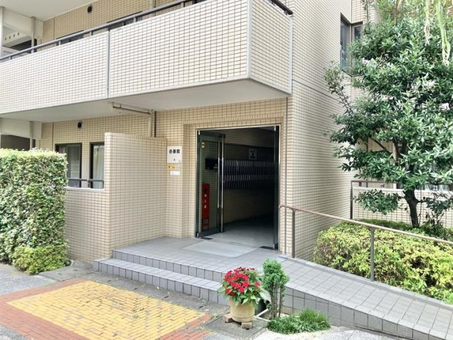 18/18 エントランス