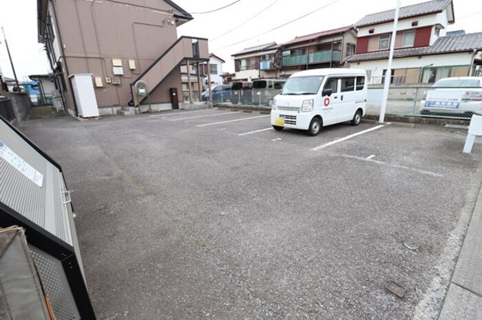 3/3 駐車場