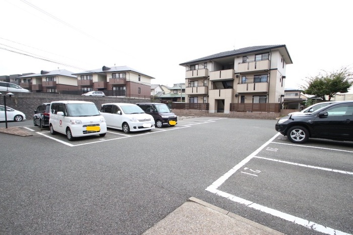 2/3 駐車場