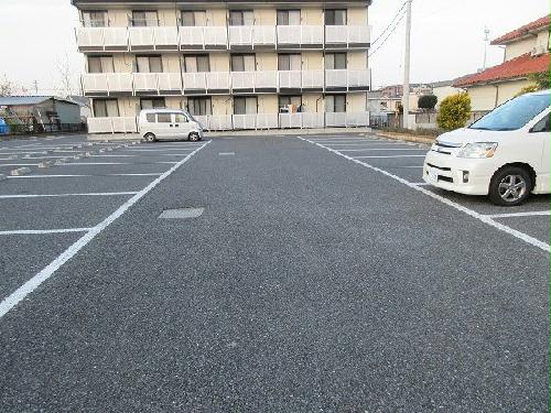 14/14 駐車場