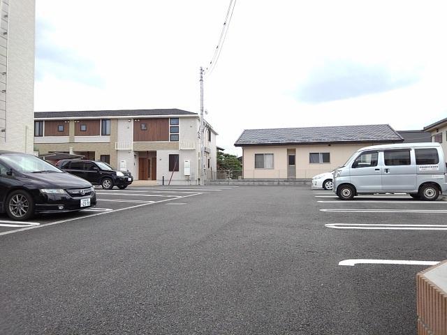 14/20 駐車場