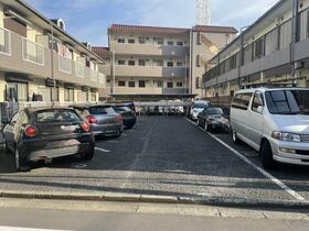 14/14 駐車場