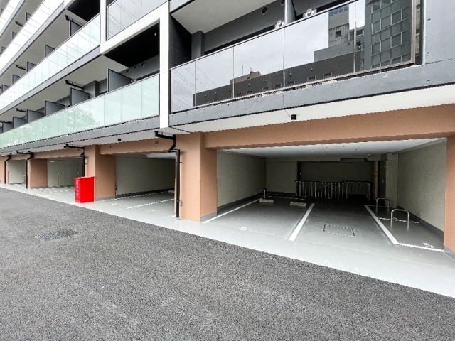 16/27 駐車場