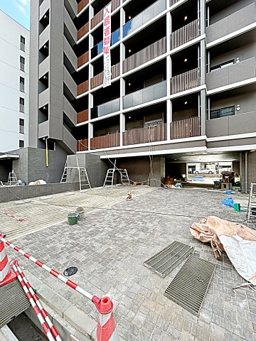28/28 駐車場