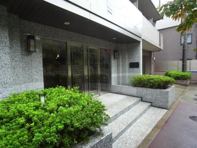 2/4 エントランス