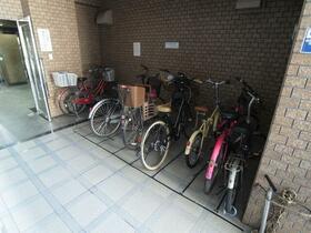17/17 駐車場