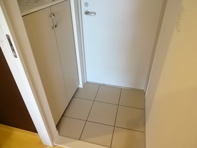 13/30 玄関