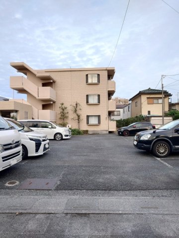 3/3 駐車場