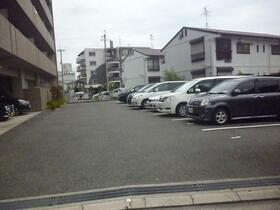 16/16 駐車場