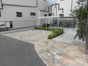 16/16 駐車場