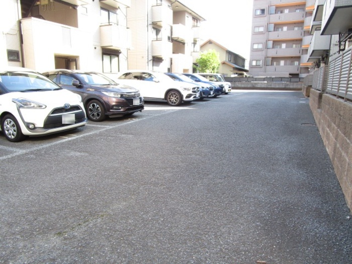 3/3 駐車場