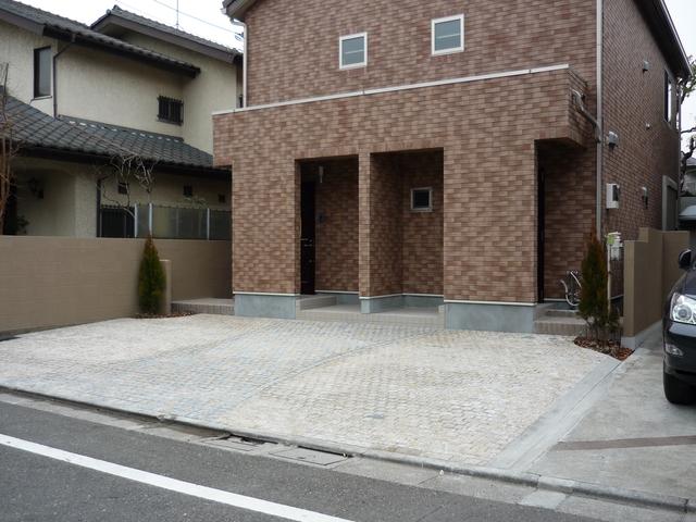 2/2 駐車場