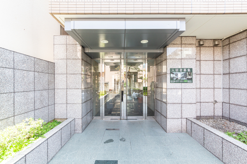 2/2 エントランス