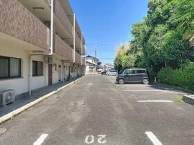 2/2 駐車場