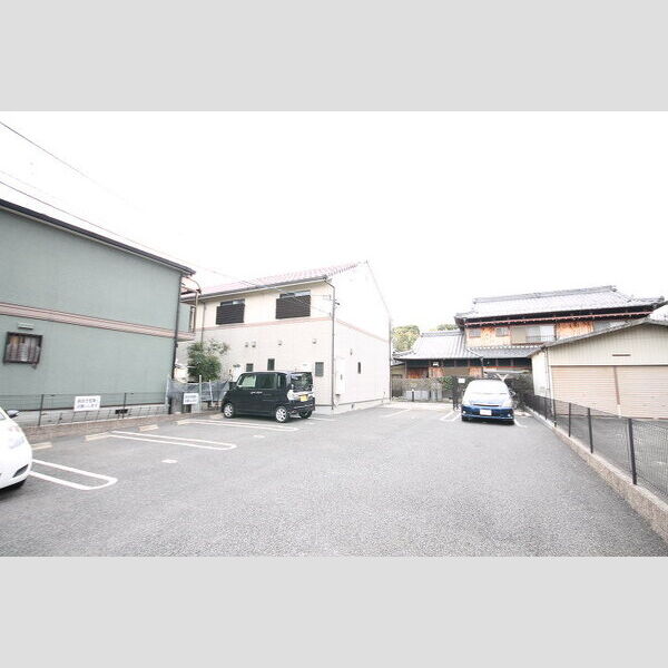 13/23 駐車場