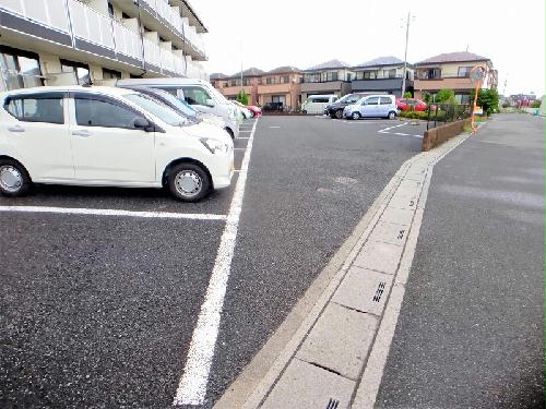 14/21 駐車場