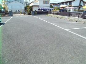 16/16 駐車場