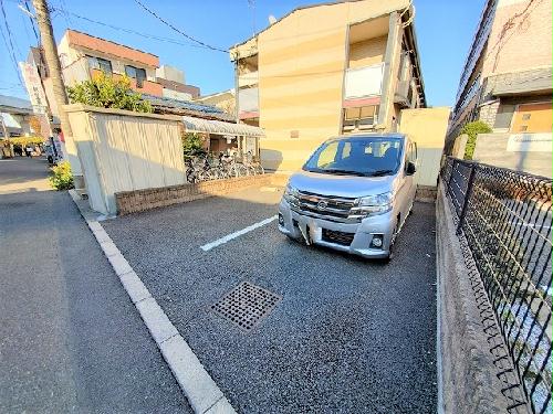 14/14 駐車場