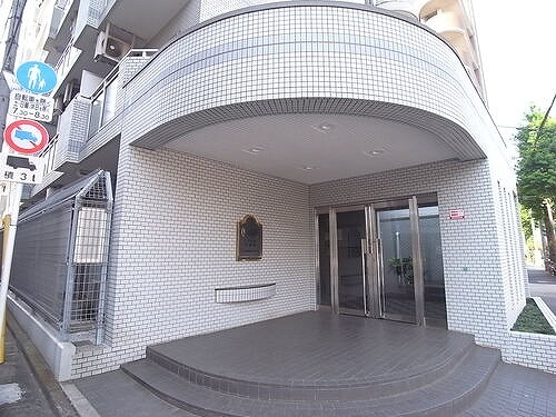 2/2 エントランス