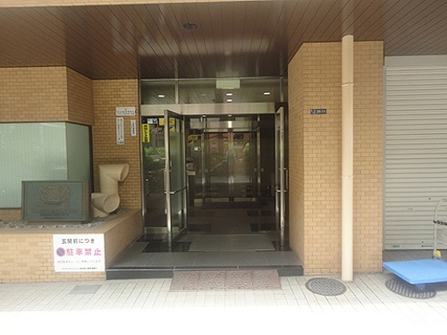 13/13 エントランス