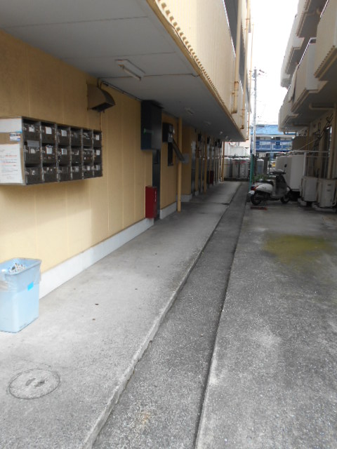 15/23 エントランス