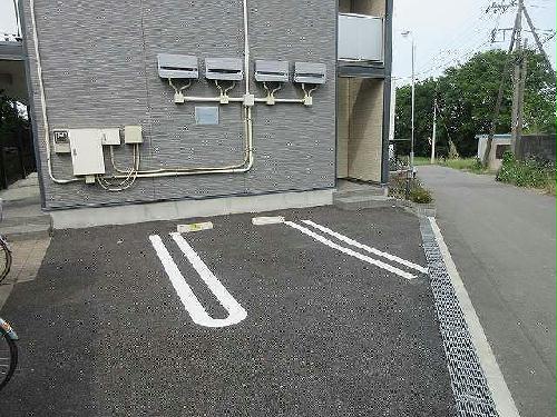 13/14 駐車場