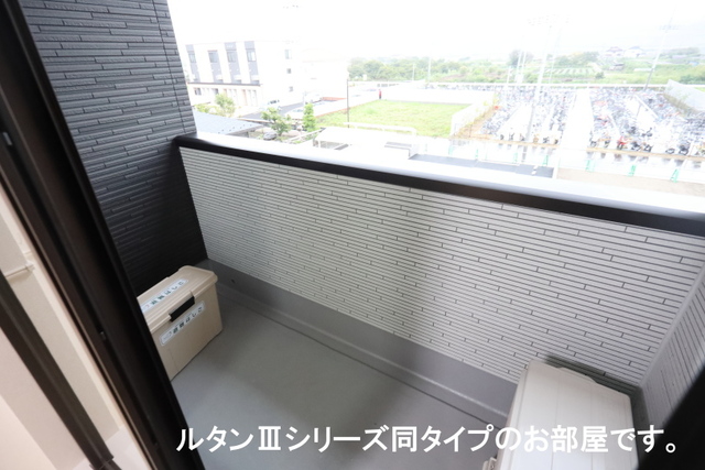13/20 バルコニー