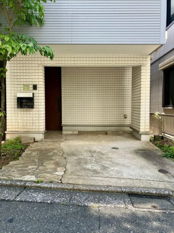 18/18 駐車場