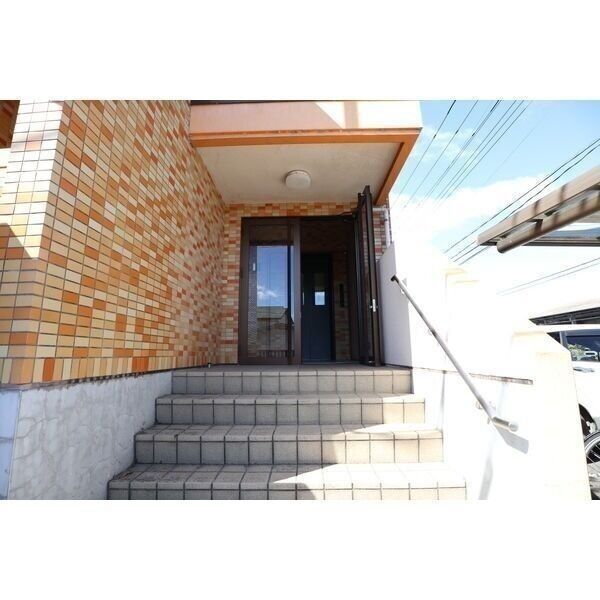 16/27 エントランス