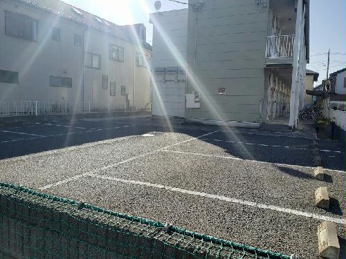 2/2 駐車場