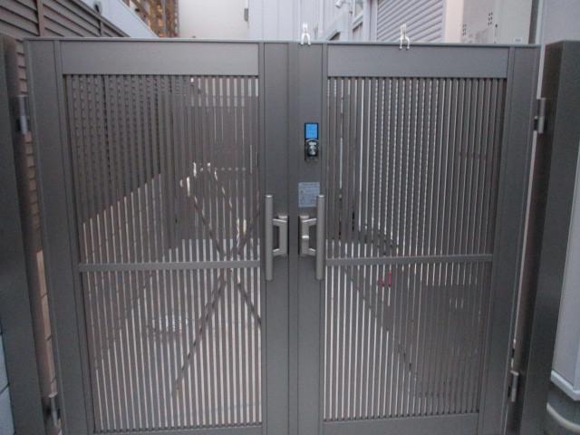 2/2 エントランス