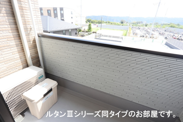13/20 バルコニー
