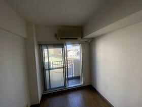 3/4 室内