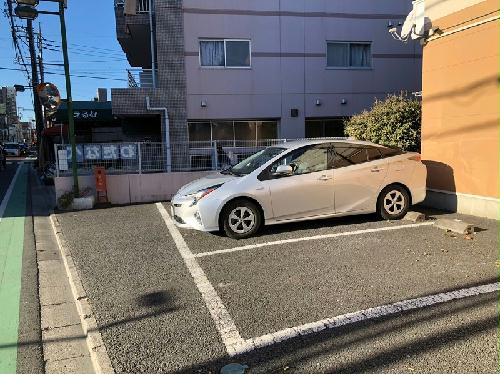 14/14 駐車場