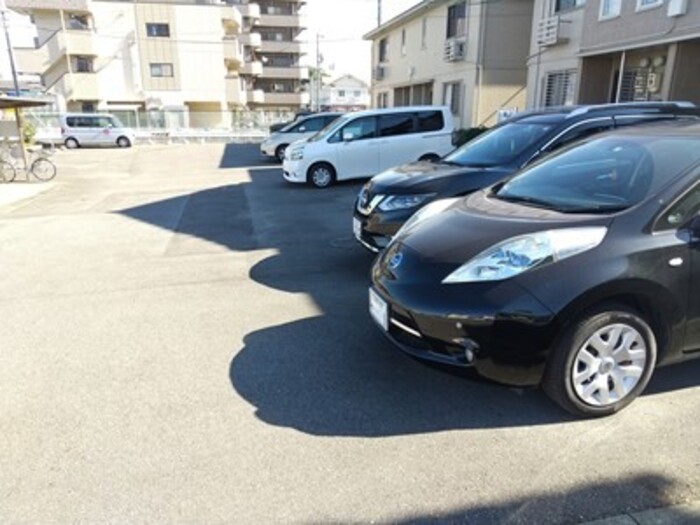 2/3 駐車場