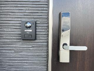 13/27 玄関