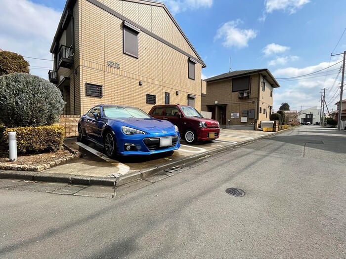 14/14 駐車場
