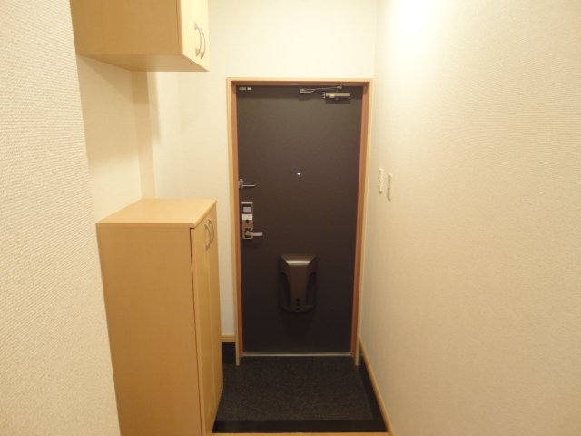 16/30 玄関